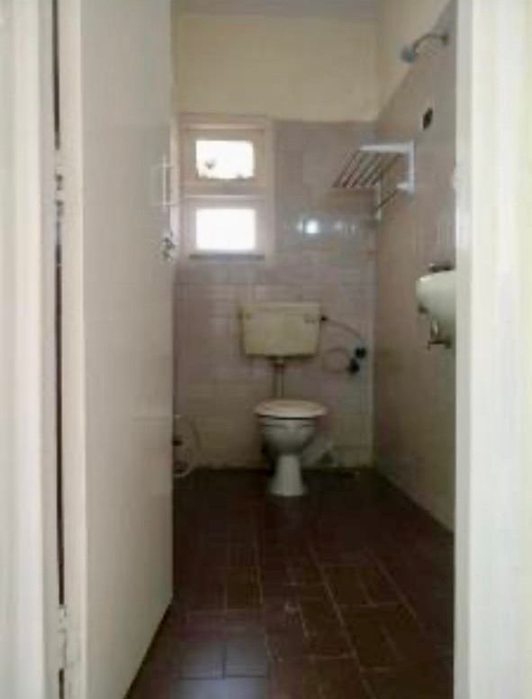 2 BHK Semi Furnished in Skyway Apartments , Andheri West